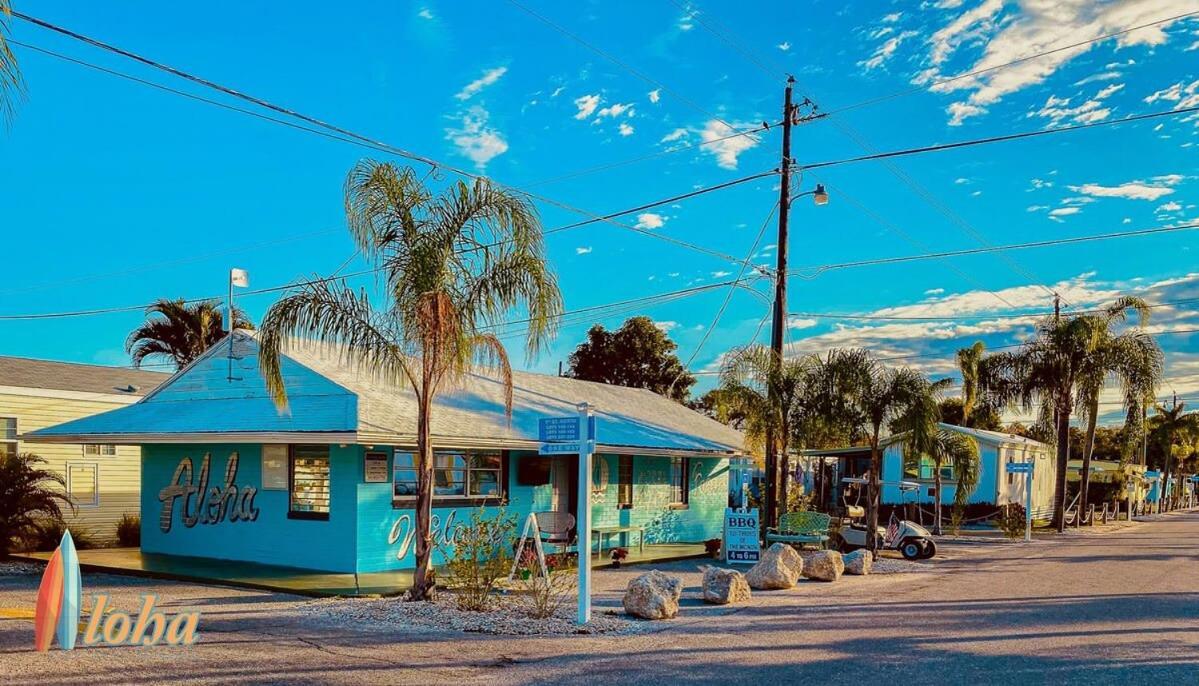 Pinecraft Cottage Tiny Home Sarasota Bagian luar foto