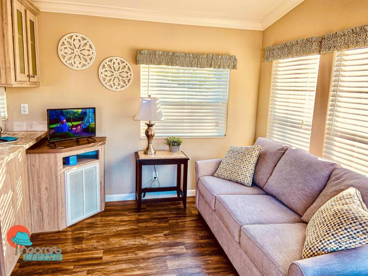 Pinecraft Cottage Tiny Home Sarasota Bagian luar foto