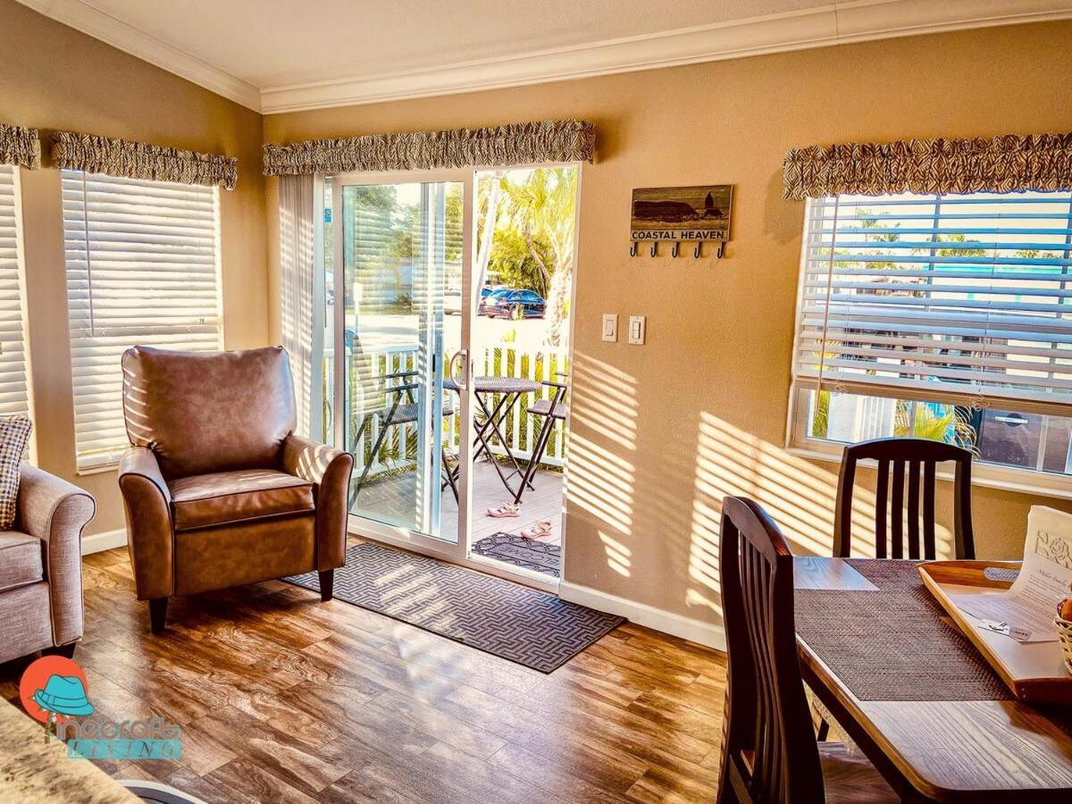 Pinecraft Cottage Tiny Home Sarasota Bagian luar foto