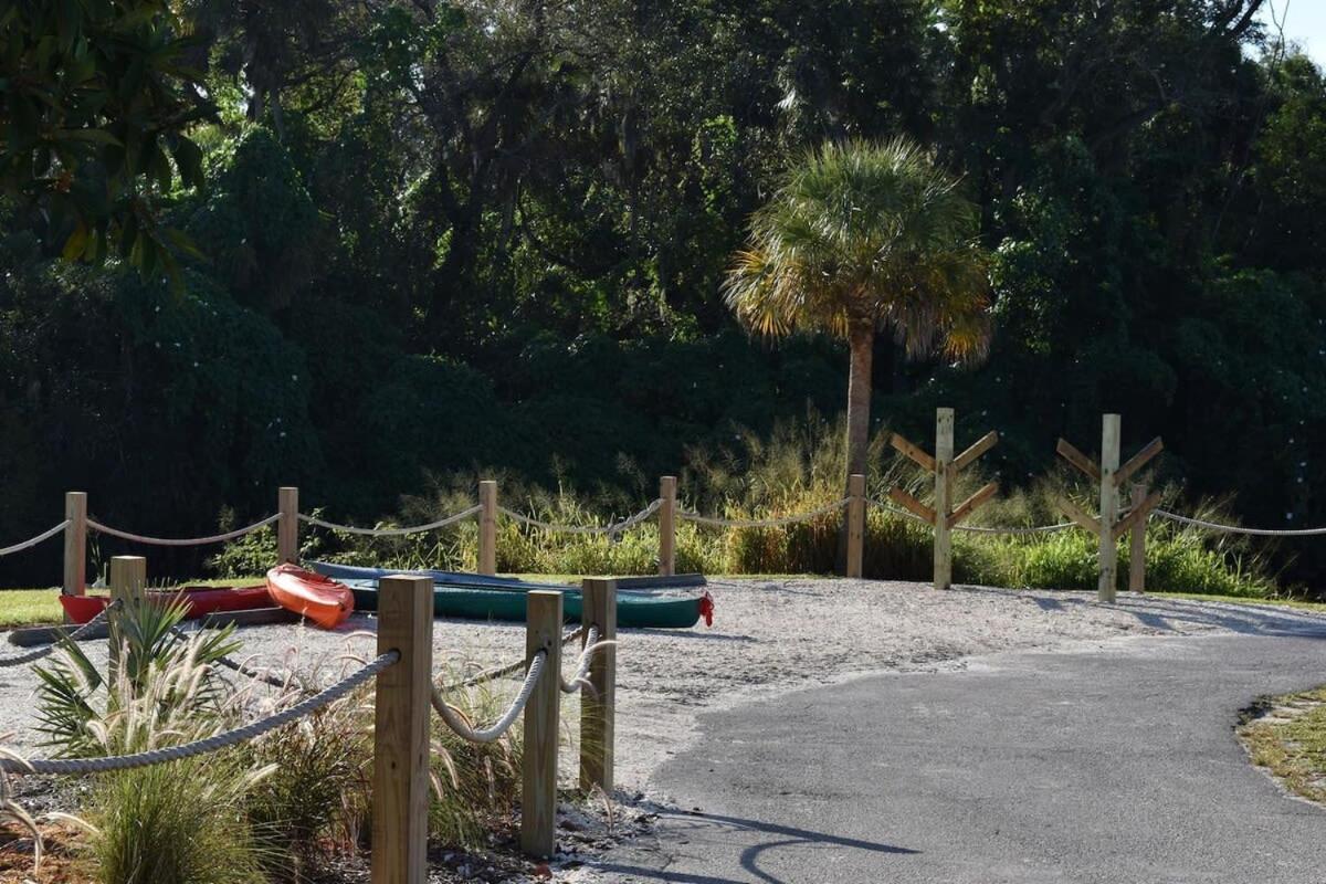 Pinecraft Cottage Tiny Home Sarasota Bagian luar foto