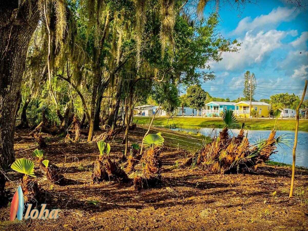 Pinecraft Cottage Tiny Home Sarasota Bagian luar foto